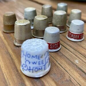 VINTAGE COLLECTION Lot Of 12 METAL THIMBLES ASSORTED SIZES STYLES